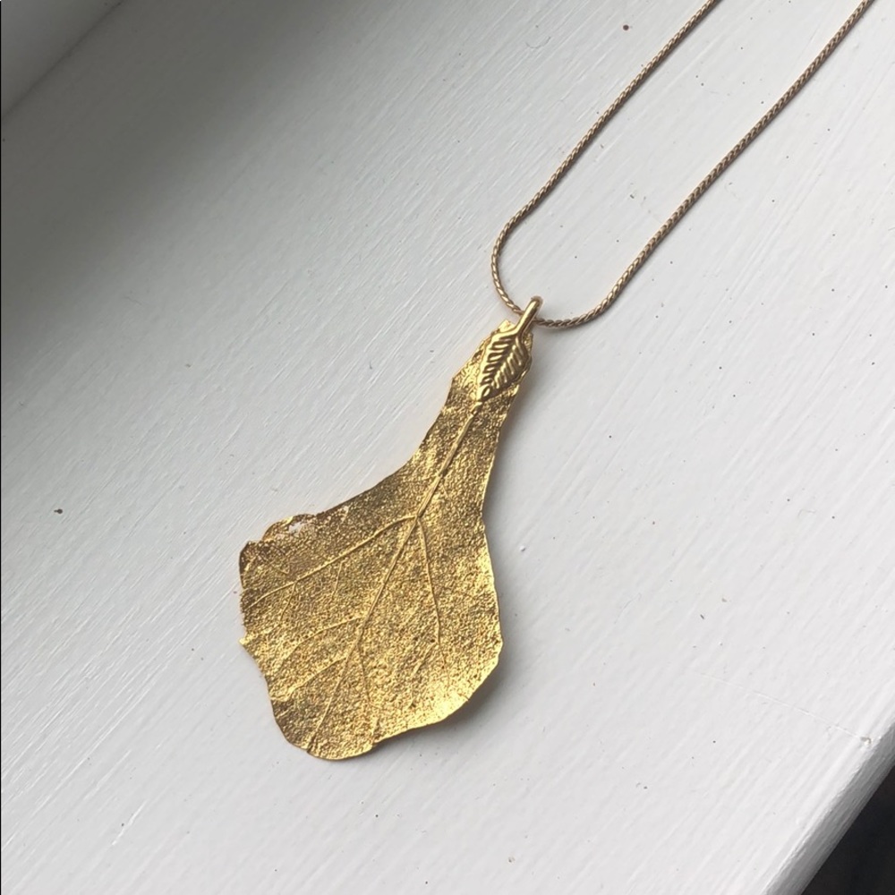Gold leaf necklace with chain